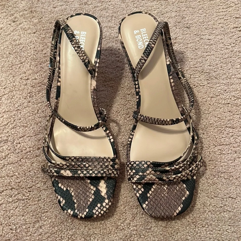 Women's Snake-Print Strappy Sandals - Brown/Black